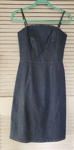Chic denim dress.